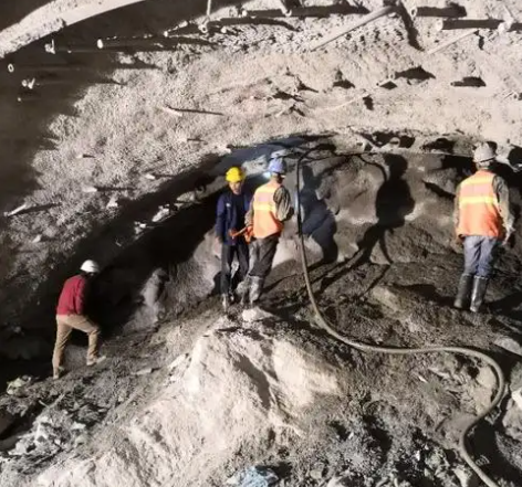 荣昌拱顶带模注浆料的施工流程及注意事项